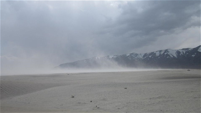 مقابله با گرد و غبار در  دریاچه ارومیه