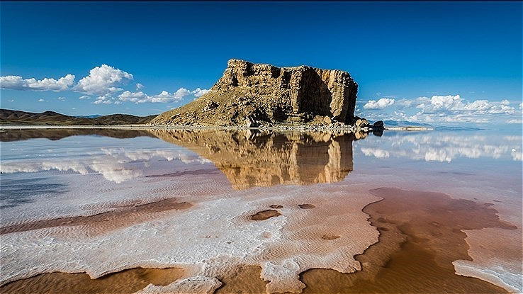  آب تصفیه‌خانه فاضلاب ارومیه به دریاچه ارومیه می رسد
