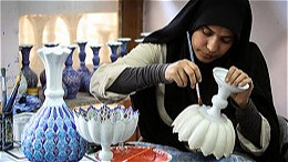 پرداخت ۱۲ میلیارد ریال تسهیلات اشتغالزایی به هنرمندان صنایع دستی مهاباد