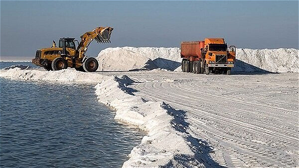 200 کامیون نمک روزانه از ارومیه خارج می‌شود 