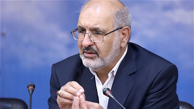 اعطاي سهميه به داوطلبان زلزله‌زده خوي 