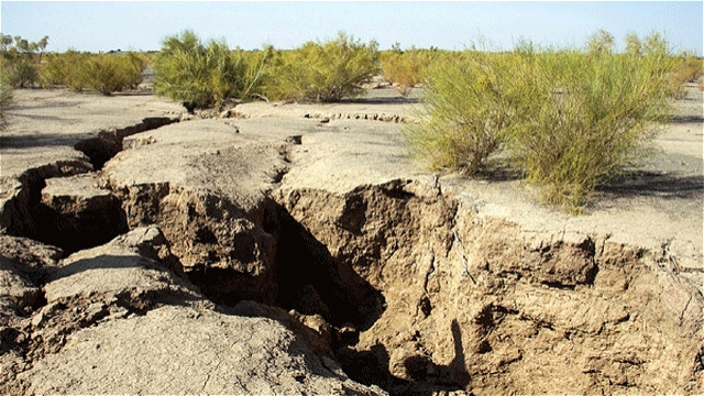 فرونشست زمین در آذربایجان غربی؛ دشت‌های سلماس و کهریز در معرض خطر