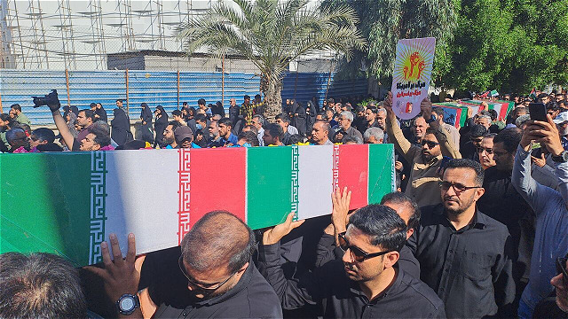 شهدا سند حقانیت انقلاب اسلامی هستند