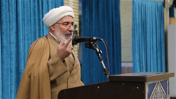 علما و ائمه جمعه ترویج فرهنگ قرآنی را در جامعه تبیین کنند