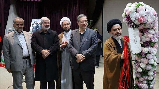 انقلاب ایران نمونهای آشکار از پیروزی حق بر باطل است