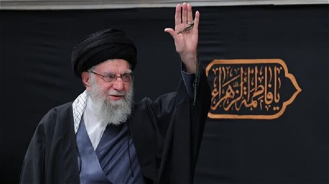 شهید آیت‌الله سید علی خامنه‌ای؛ مبارزی برای تمام دوران