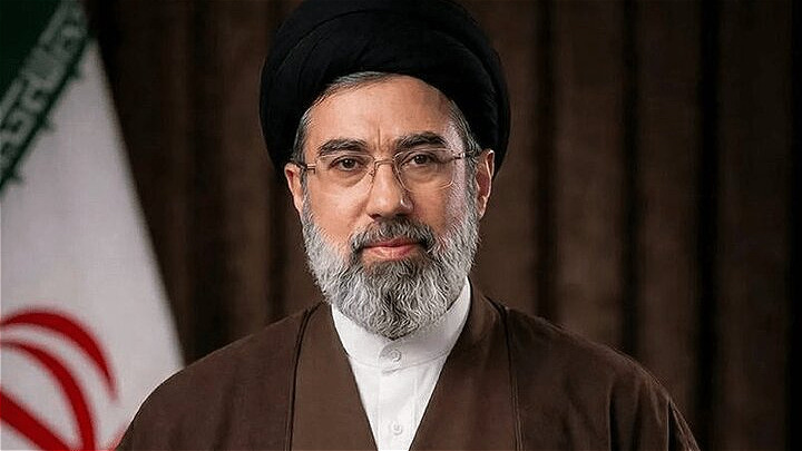 آیت‌الله سید مجتبی خامنه‌ای سومین رهبر جمهوری اسلامی ایران شد