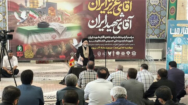 مکتب فکری مقام معظم رهبری شهید در دانشگاهها تبیین و ترویج شود