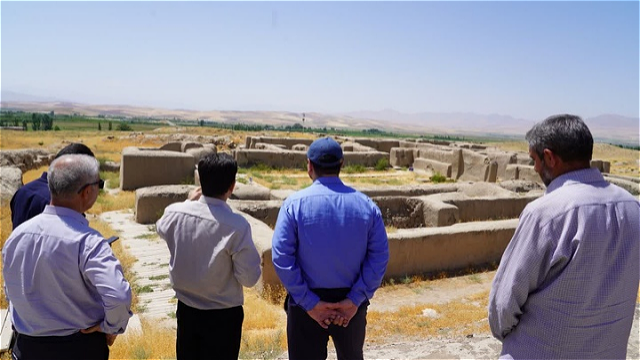 بازدید مقامات وزارت میراثفرهنگی از تپه حسنلو؛ گامی در جهت شناسایی ظرفیتهای گردشگری آذربایجان غربی