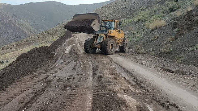سیلاب در الند خوی یک فوتی بر جای گذاشت/ بازگشایی محور جنگسر ـ قزلآغل
