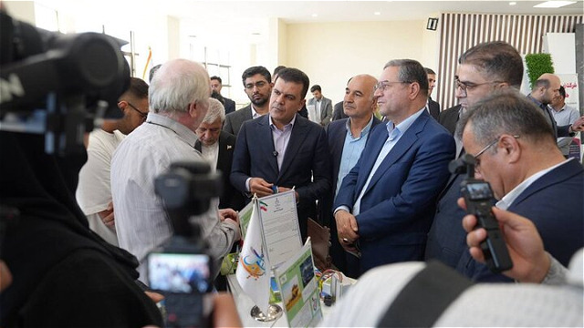  معاون رئیس‌جمهور از پارک علم و فناوری آذربایجان غربی بازدید کرد